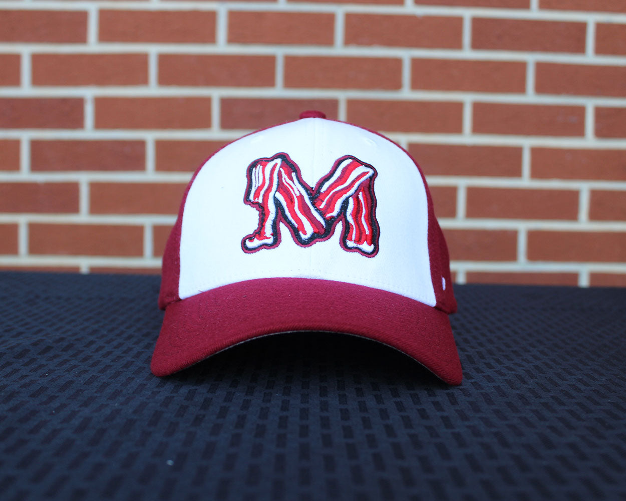 Macon Bacon M StretchFit Cap - White/Burgundy